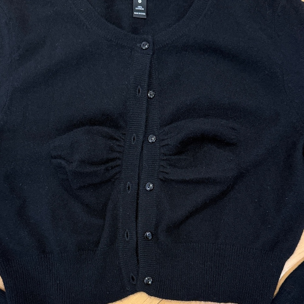 100% Cashmere Black Women's Cropped Cardigan - Picture 3 of 5